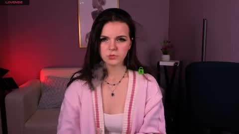 Snapshot of mikameovv chatting on December 2025 08:03:01 PM Mika online show from December 2025 08:03:01 PM