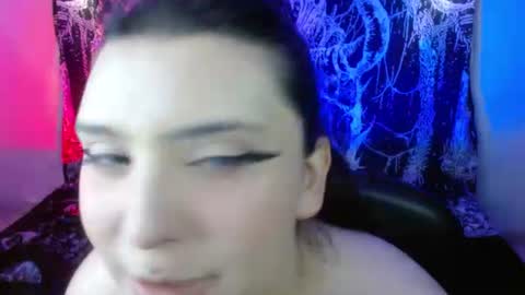 Snapshot of mikaskullcs chatting on July 2026 05:33:02 AM Mika online show from July 2026 05:33:02 AM