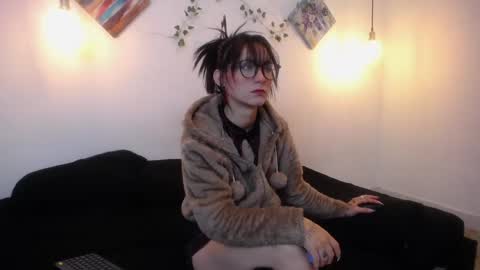 mikaza online show from May 2026 12:45:02 PM