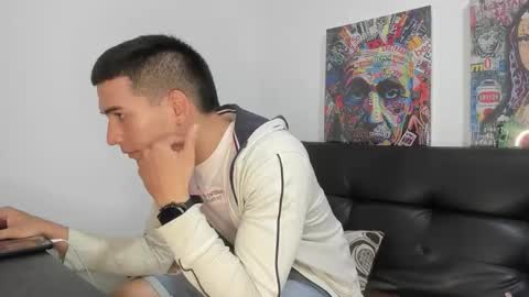 mike3xxx online show from October 2025 11:35:02 PM