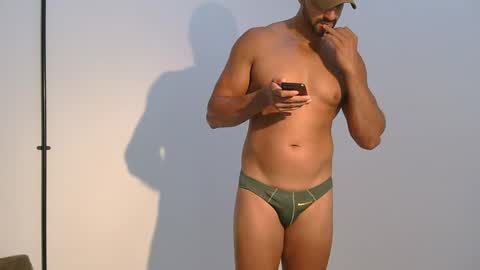 Snapshot of mike4fun99 chatting on May 2026 01:58:02 AM mike online show from May 2026 01:58:02 AM
