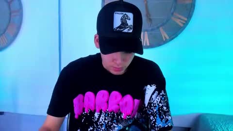 Mike 0233 online show from January 2025 04:52:02 AM