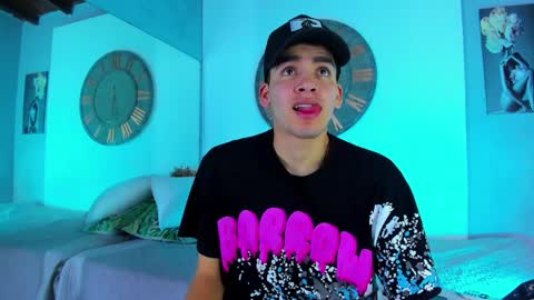 Mike 0233 online show from January 2025 04:19:02 AM