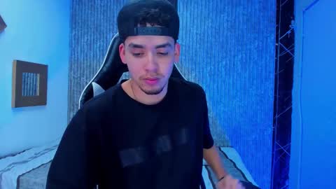 Mike 0233 online show from January 2026 03:53:02 AM