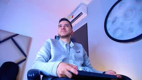 Mike  online show from December 2025 12:03:02 PM