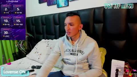 Snapshot of mike_bennet chatting on March 2026 12:33:01 AM Mike Bennet Make me Cum Please online show from March 2026 12:33:01 AM