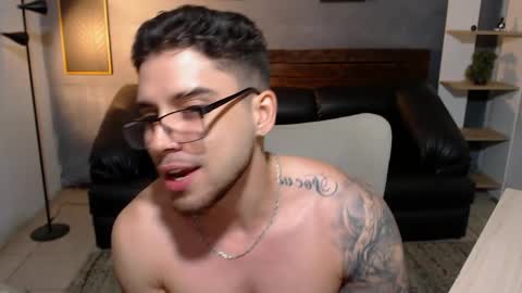 Snapshot of mike_montoya chatting on June 2026 01:54:02 AM Mike Montoya online show from June 2026 01:54:02 AM