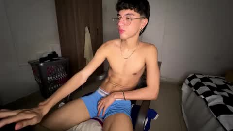 Mike Pineapple online show from October 2025 03:40:01 AM