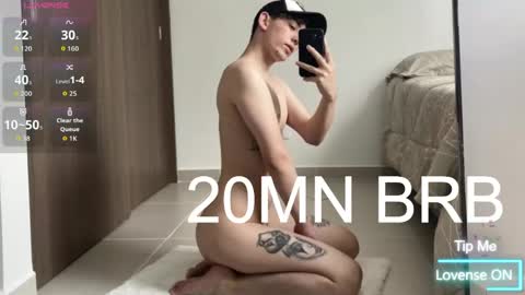 Snapshot of mikebelf4 chatting on April 2026 02:51:02 AM Mikebelf4 online show from April 2026 02:51:02 AM