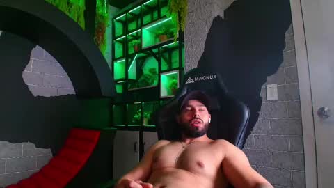 Mike Blare online show from January 2025 01:06:01 AM