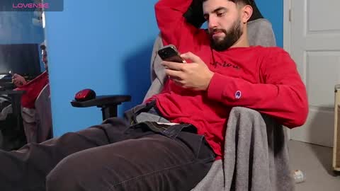 Snapshot of mikehawk1589 chatting on January 2025 05:54:01 AM mikehawk1589 online show from January 2025 05:54:01 AM