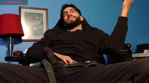 Snapshot of mikehawk1589 chatting on January 2025 05:27:01 AM mikehawk1589 online show from January 2025 05:27:01 AM