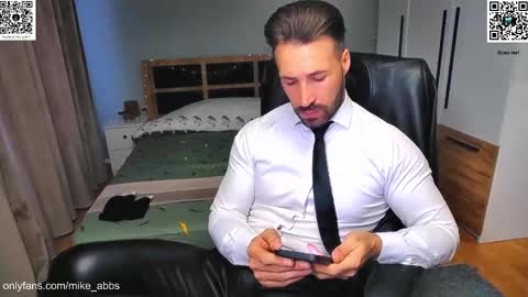 Mike    online show from October 2025 01:33:02 PM