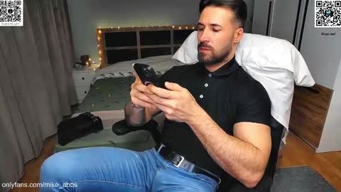 Mike    online show from February 2026 10:06:02 PM