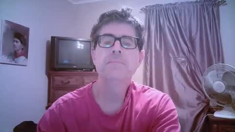 Snapshot of mikewulds chatting on May 2026 02:19:02 AM Mike online show from May 2026 02:19:02 AM