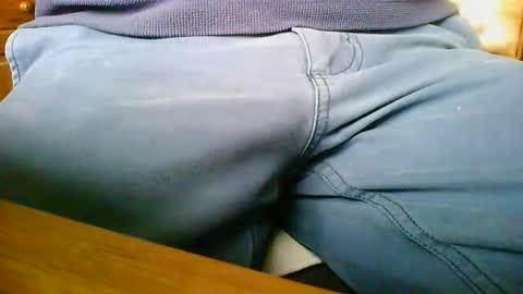 Snapshot of mikeybed chatting on February 2026 12:53:02 PM mikeybed online show from February 2026 12:53:02 PM