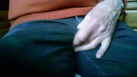 Snapshot of mikeybed chatting on February 2026 10:55:01 AM mikeybed online show from February 2026 10:55:01 AM