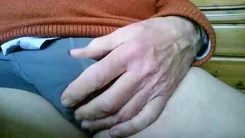 Snapshot of mikeybed chatting on February 2026 11:06:02 AM mikeybed online show from February 2026 11:06:02 AM