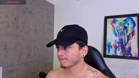 Snapshot of mikke_love chatting on June 2026 01:21:02 PM MIKKE online show from June 2026 01:21:02 PM