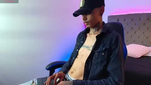 Snapshot of mikke_tattoo chatting on March 2026 04:18:01 AM Mikke Tattoo online show from March 2026 04:18:01 AM