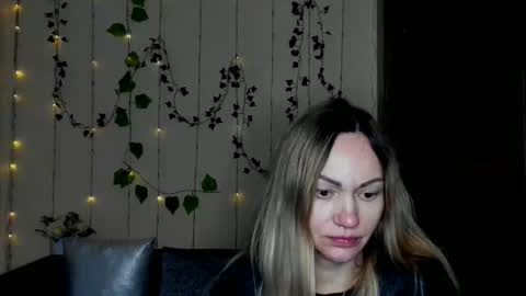 Snapshot of mikkey_mouse8 chatting on January 2026 06:33:02 PM Adalina online show from January 2026 06:33:02 PM