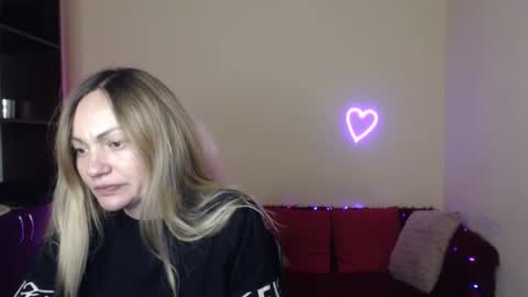 Snapshot of mikkey_mouse8 chatting on January 2026 06:23:02 PM Adalina online show from January 2026 06:23:02 PM