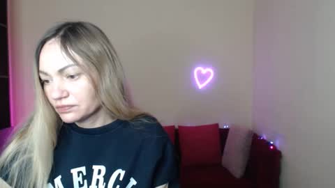 Snapshot of mikkey_mouse8 chatting on February 2026 06:22:01 AM Adalina online show from February 2026 06:22:01 AM