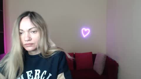 Snapshot of mikkey_mouse8 chatting on February 2026 06:40:02 AM Adalina online show from February 2026 06:40:02 AM