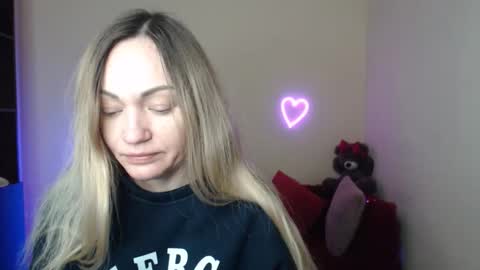 Snapshot of mikkey_mouse8 chatting on February 2026 06:52:01 AM Adalina online show from February 2026 06:52:01 AM