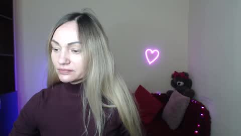 Snapshot of mikkey_mouse8 chatting on February 2026 06:42:01 PM Adalina online show from February 2026 06:42:01 PM