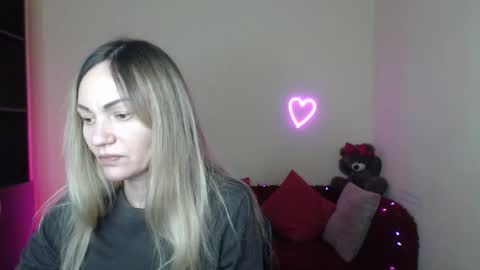 Snapshot of mikkey_mouse8 chatting on February 2026 06:28:01 PM Adalina online show from February 2026 06:28:01 PM