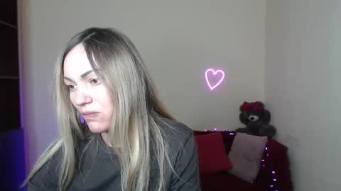 Snapshot of mikkey_mouse8 chatting on February 2026 06:30:01 PM Adalina online show from February 2026 06:30:01 PM