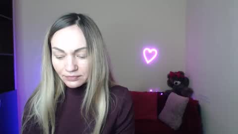 Snapshot of mikkey_mouse8 chatting on March 2026 06:37:01 PM Adalina online show from March 2026 06:37:01 PM