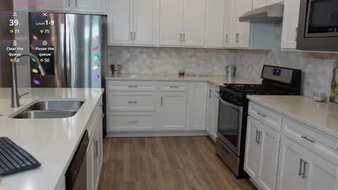 Snapshot of mikmagik chatting on December 2024 04:17:01 PM Mikaylah online show from December 2024 04:17:01 PM