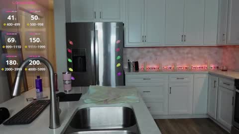 Snapshot of mikmagik chatting on December 2024 03:11:02 AM Mikaylah online show from December 2024 03:11:02 AM