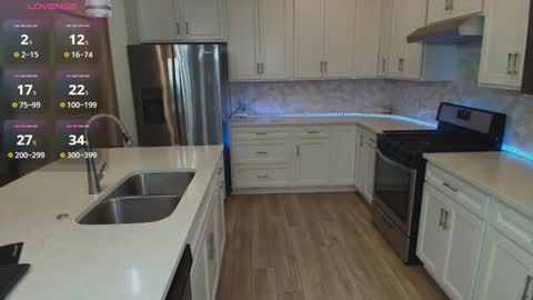 Snapshot of mikmagik chatting on January 2025 02:08:02 AM Mikaylah online show from January 2025 02:08:02 AM