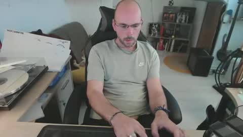 mikmik91 online show from May 2026 03:31:02 PM