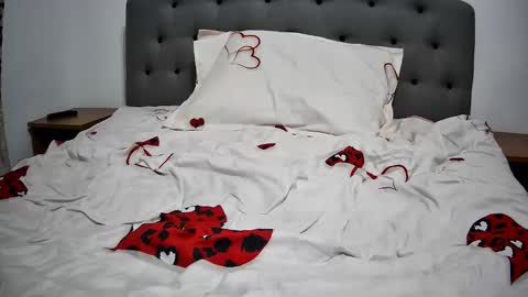 Mikyloveu online show from February 2025 05:36:01 PM