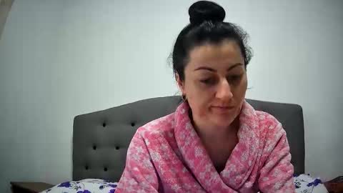 Mikyloveu online show from April 2026 04:34:02 PM