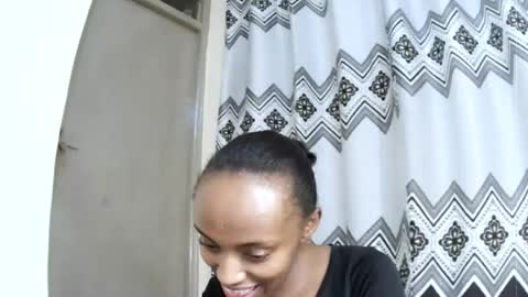 Snapshot of mil_milon chatting on June 2026 07:45:01 PM Milo online show from June 2026 07:45:01 PM