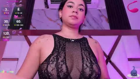 Camila online show from October 2025 07:01:02 PM