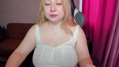 Mila shy sensual person  online show from November 2025 08:04:01 AM