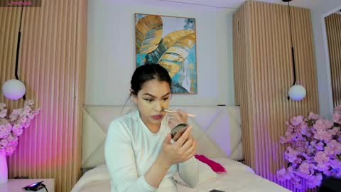 mila_hank online show from April 2026 12:10:01 PM