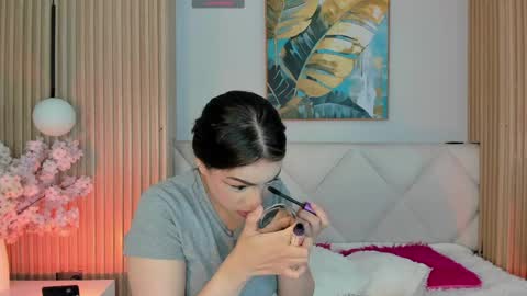 Snapshot of mila_hank chatting on April 2026 12:18:02 PM mila_hank online show from April 2026 12:18:02 PM
