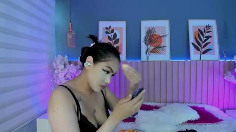 Snapshot of mila_hank chatting on May 2026 12:10:01 PM mila_hank online show from May 2026 12:10:01 PM