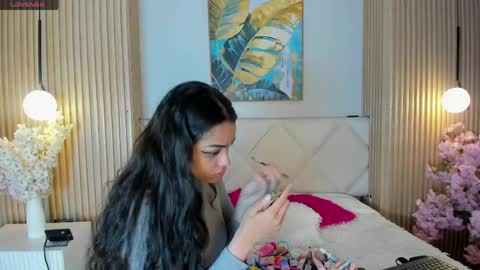 Snapshot of mila_hank chatting on May 2026 12:44:01 PM mila_hank online show from May 2026 12:44:01 PM