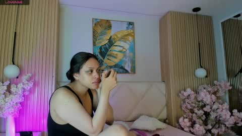 Snapshot of mila_hank chatting on May 2026 12:35:01 PM mila_hank online show from May 2026 12:35:01 PM