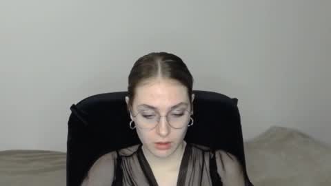 mila_keyy online show from February 2026 08:19:02 PM