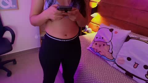 Snapshot of mila_kiitty chatting on May 2026 11:40:01 AM Milena online show from May 2026 11:40:01 AM
