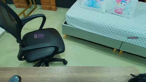 Snapshot of mila_kiitty chatting on May 2026 11:19:01 AM Milena online show from May 2026 11:19:01 AM